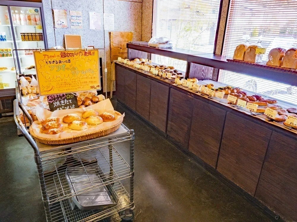 アシェット:店内(パン売場)