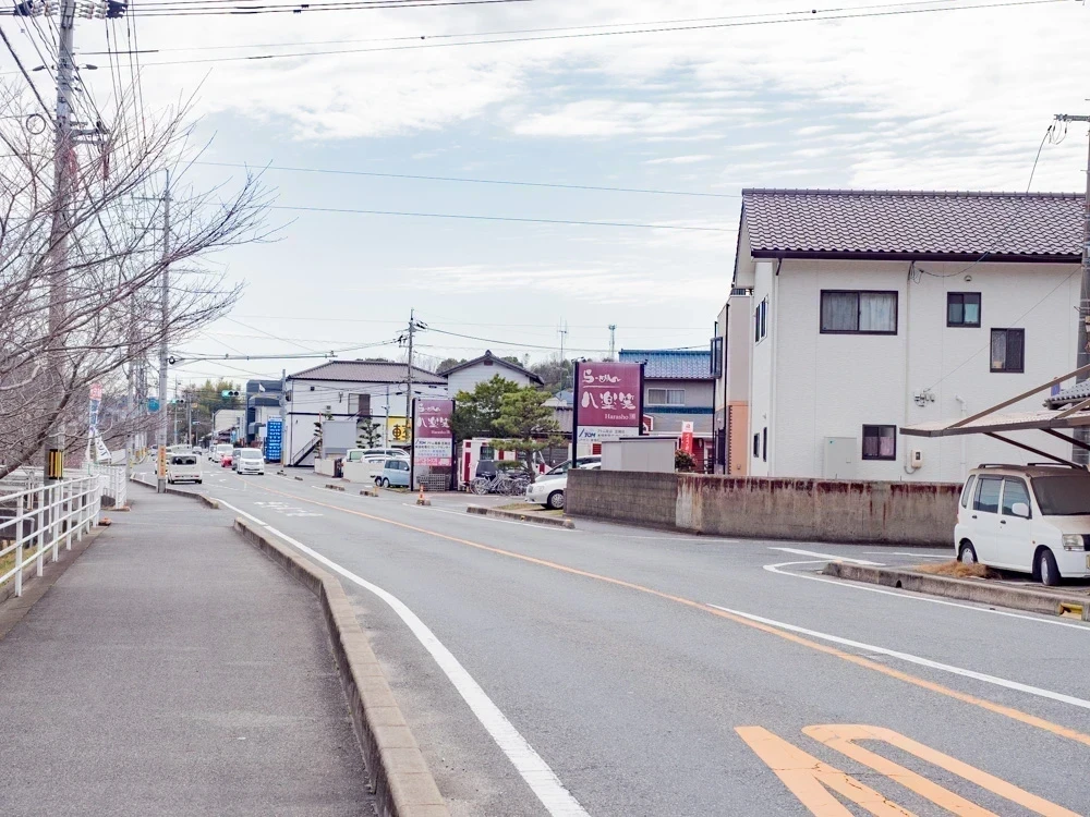 八楽笑への行き方：県道47号線 北側(国道2号線側)から南へ