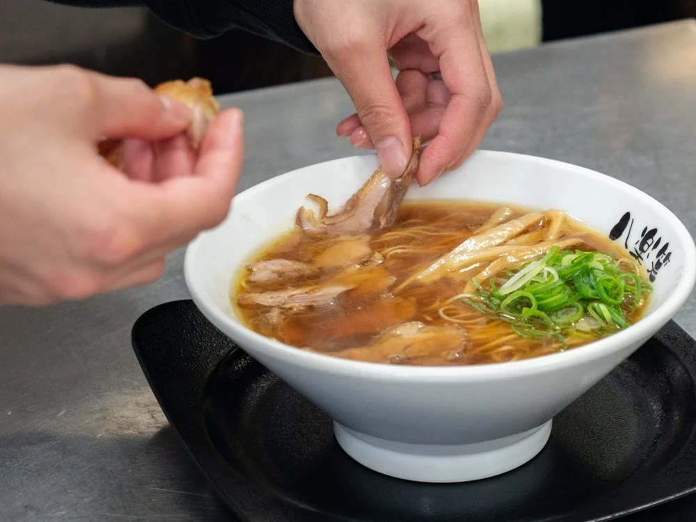 八楽笑:ラーメン調理風景