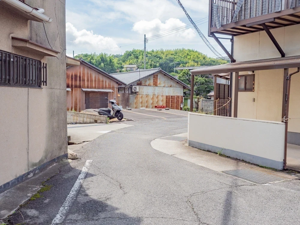 アモンの駐車場