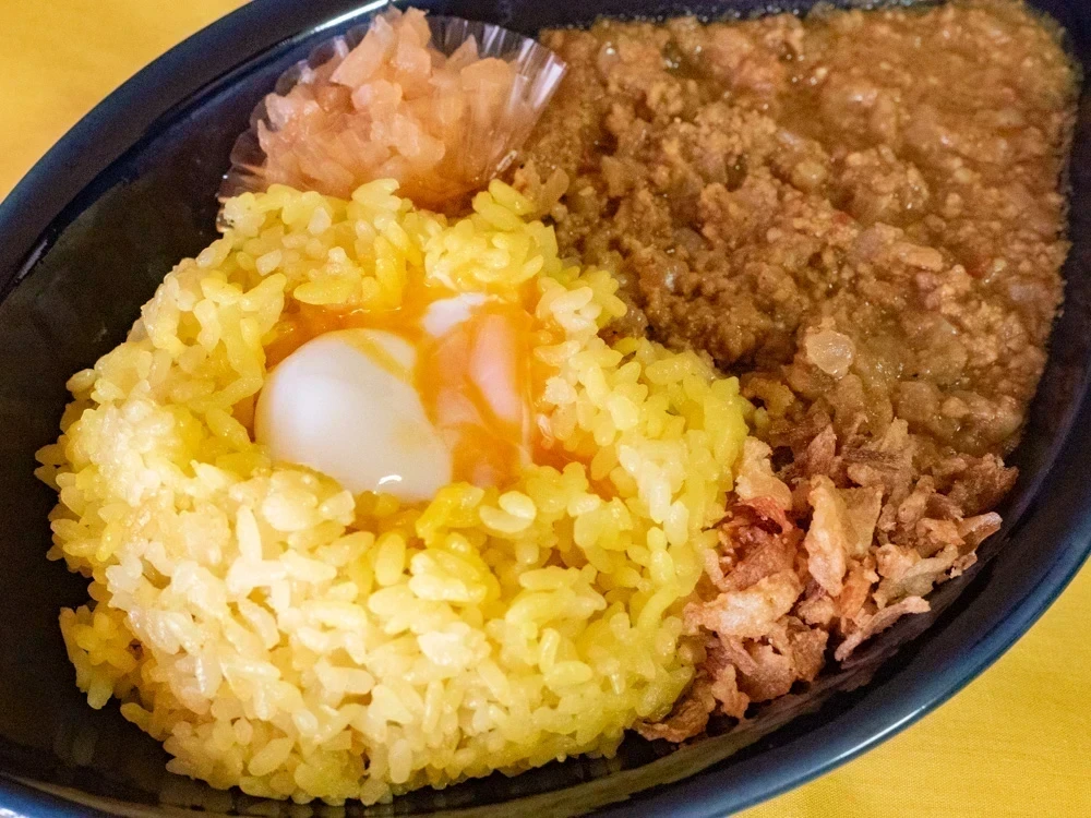 アモン:トッピングの半熟玉子