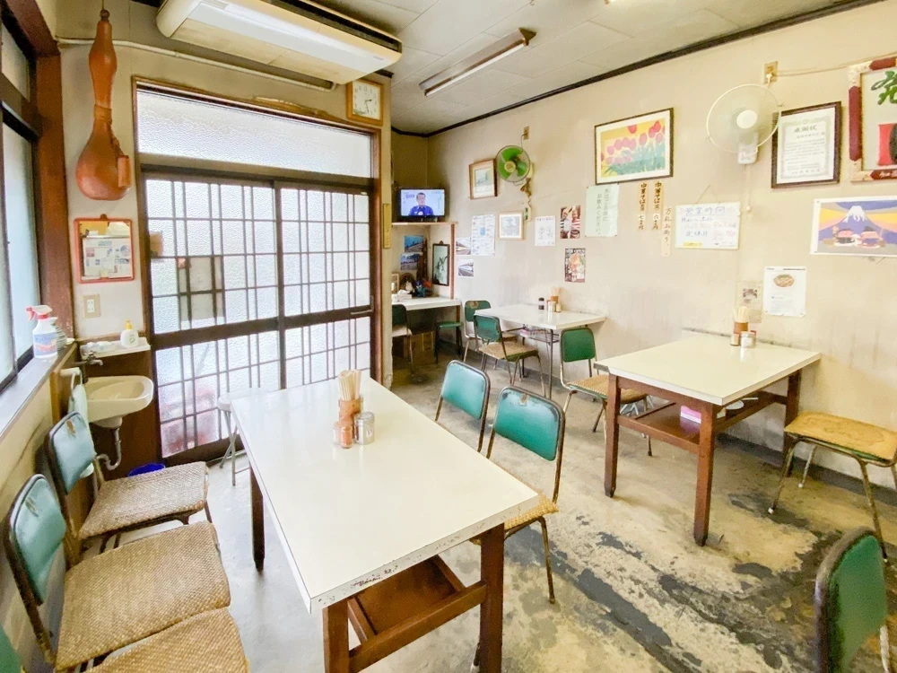坂本:店内のようす