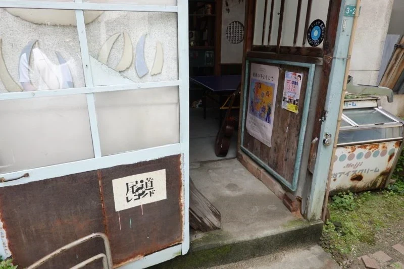 尾道レコード棟　入り口