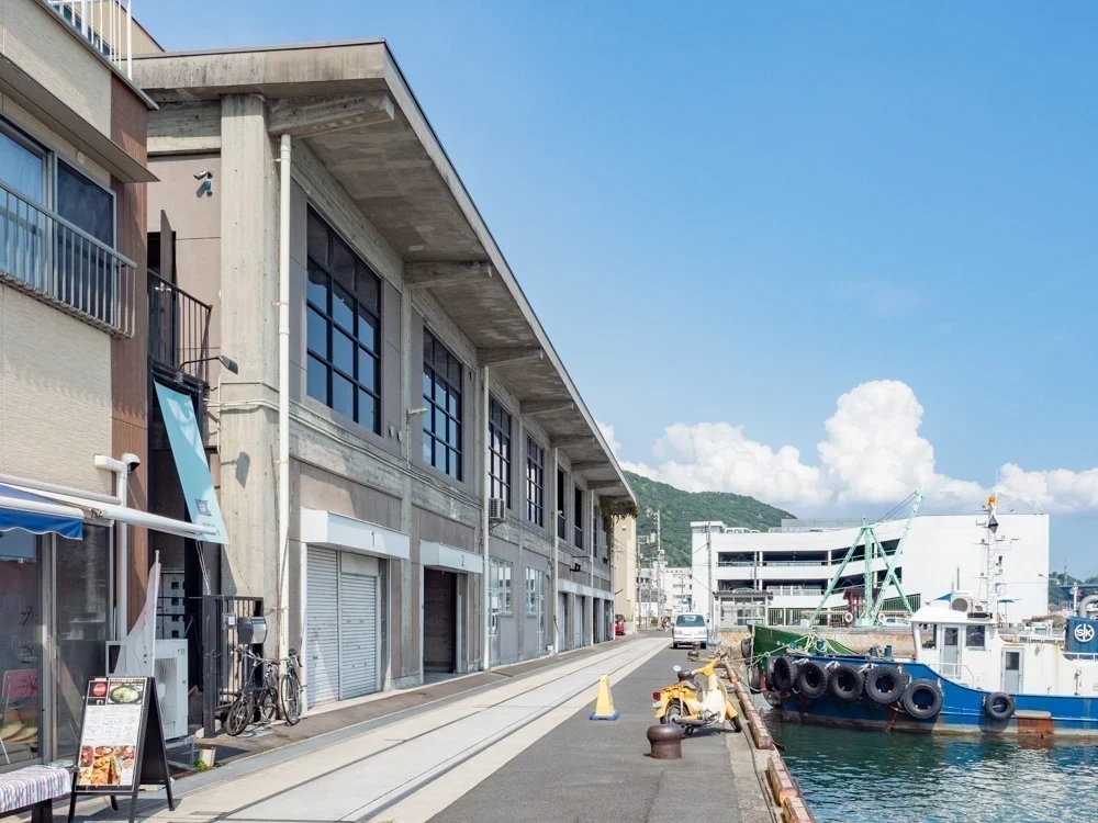 ONOMICHI SHARE(オノミチ シェア) 〜 眼下に海が広がる、見事なロケーションのコワーキング型シェアオフィス