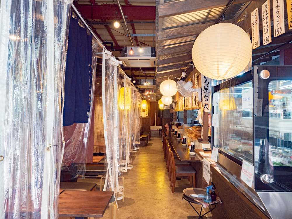 ひろや：店内