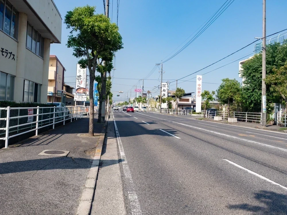 盛たに：店頭の道路