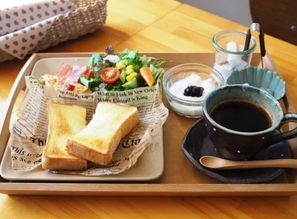 【閉店】コモドカフェ ～ 野菜たっぷりメニューがうれしい、柔らかな時間が流れる和みカフェ