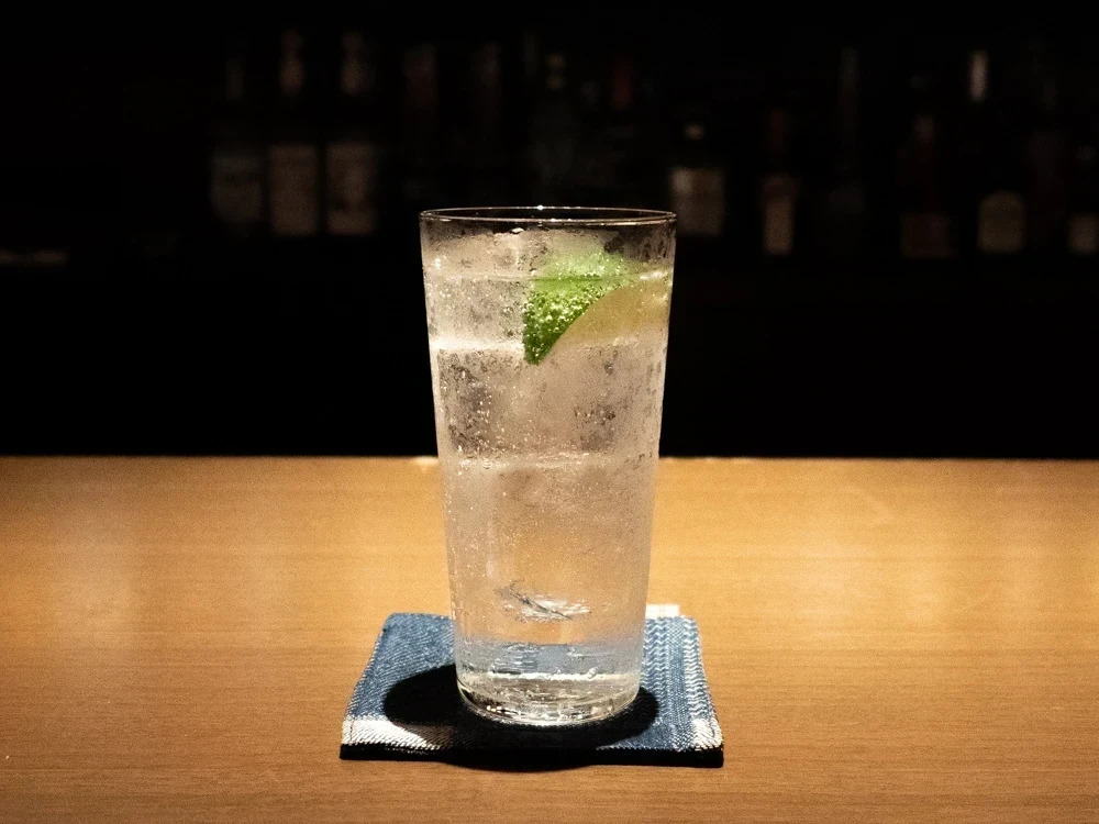 ANCHOR BAR with あき乃 〜 こだわりは地元の食材とクラフトジン。人と人の繋がりが生まれるバー
