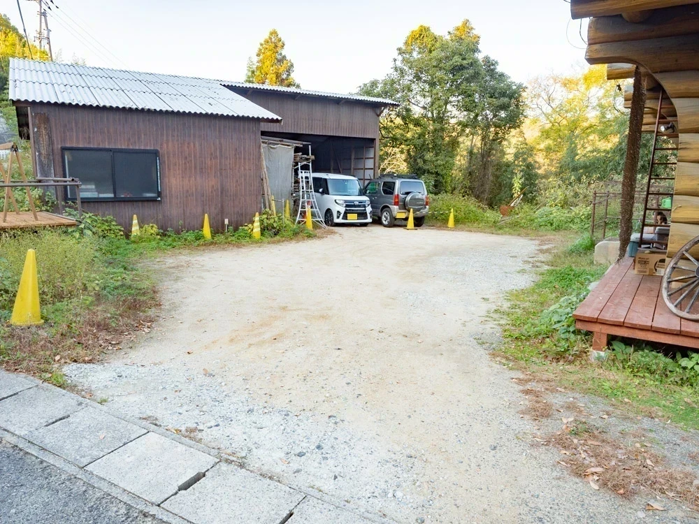 北山カリー工房：駐車場