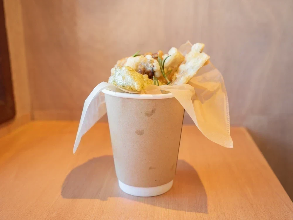 鞆一商店:瀬戸内の小魚フリットとゼッポリーネ