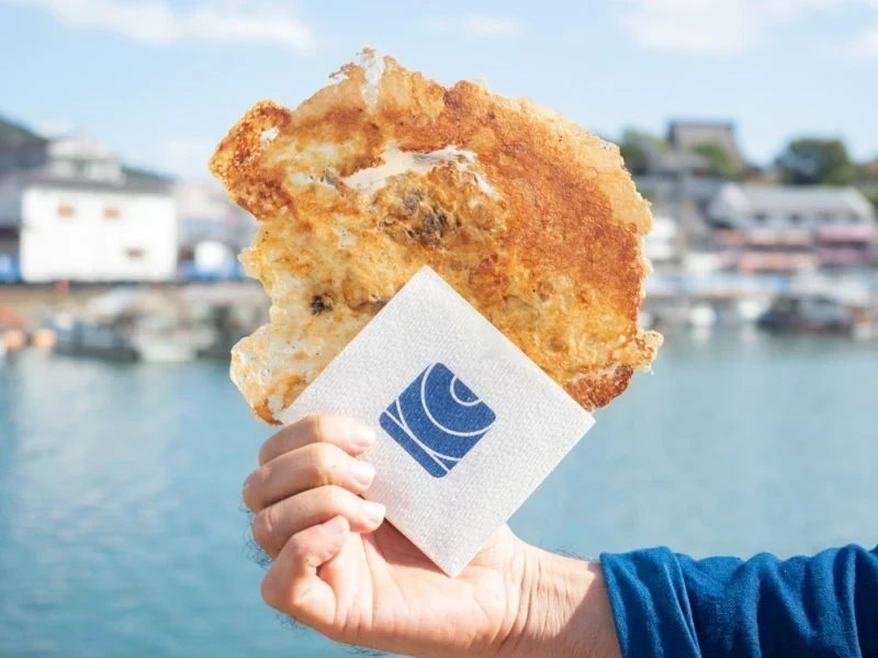 鞆一商店 〜 鞆らしい・瀬戸内らしいものを鞆の浦散策のお供や土産に。常夜灯広場にあるテイクアウトとお土産の店