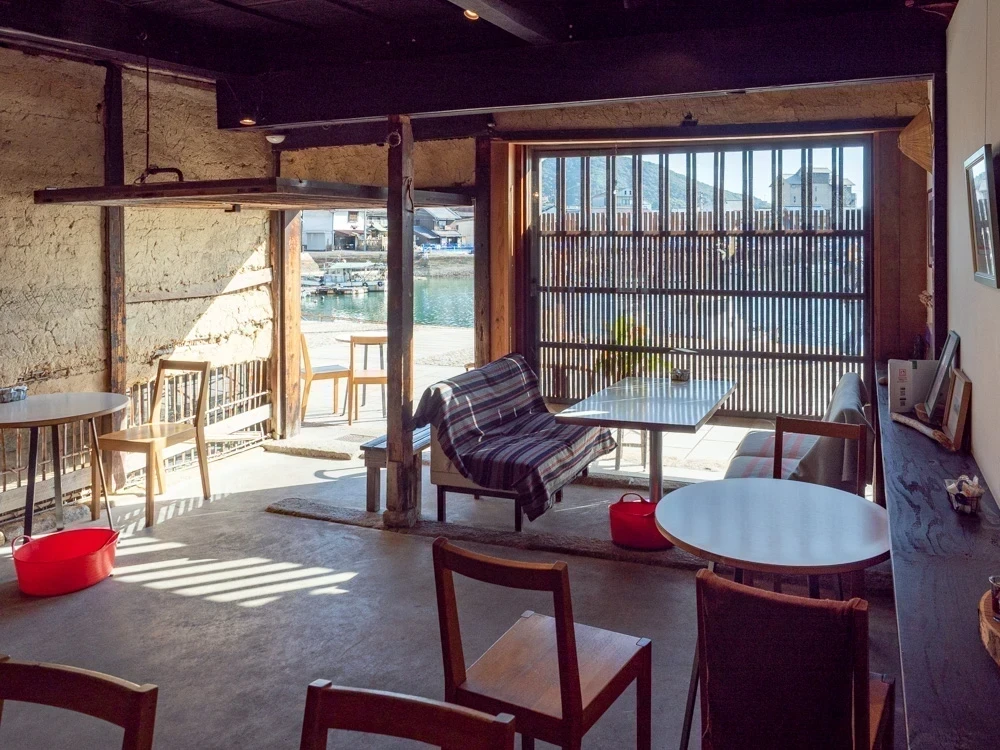a cafe:店内