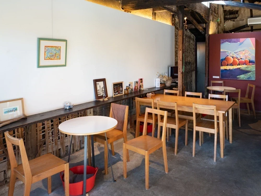 a cafe:店内