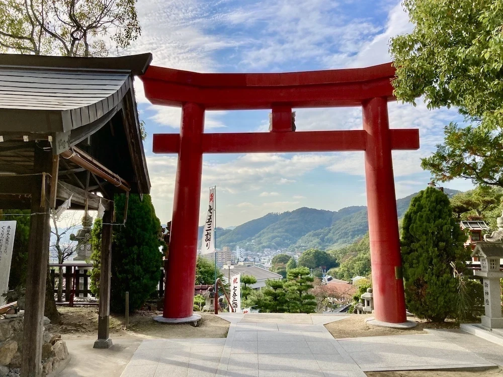 白雲大社拝殿鳥居