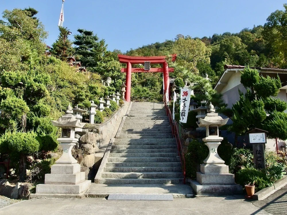 白雲大社和横鳥居