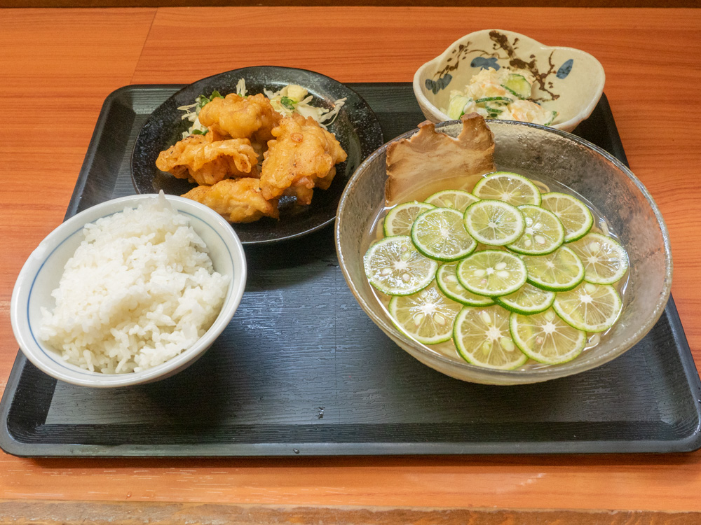 ランチの例：鶏天とポテトサラダ