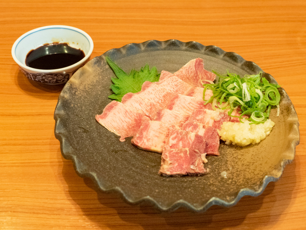 タンの馬刺し