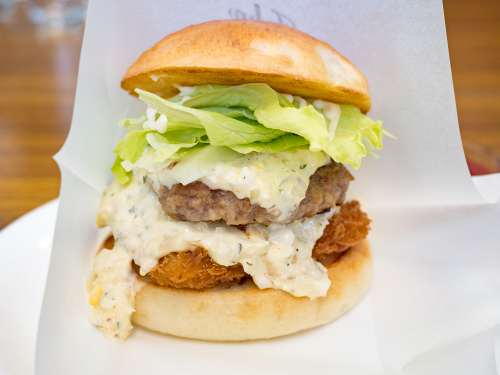 トッピング例:フィッシュバーガーにパテ(肉)をトッピング