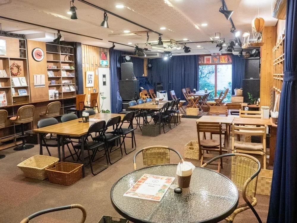 さらに奥にもスペースがあり、広々とした部屋