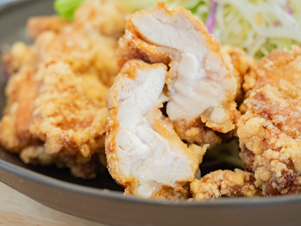中の肉はプリップリとした弾力があり、とても柔らかな食感