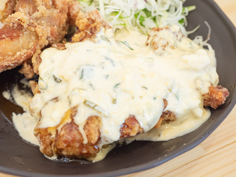 半々定食で注文したチキン南蛮