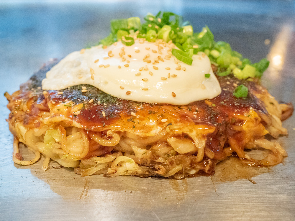 ボリュームあるお好み焼が、さらにボリュームを増したスタミナ焼