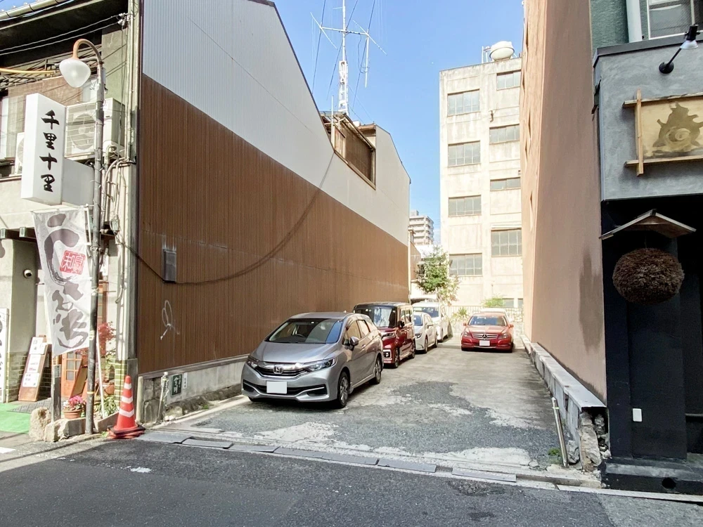 今川茶舗：駐車場