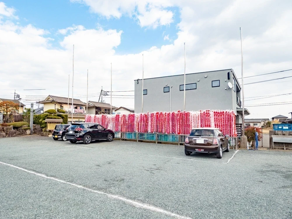 オミラボ：駐車場