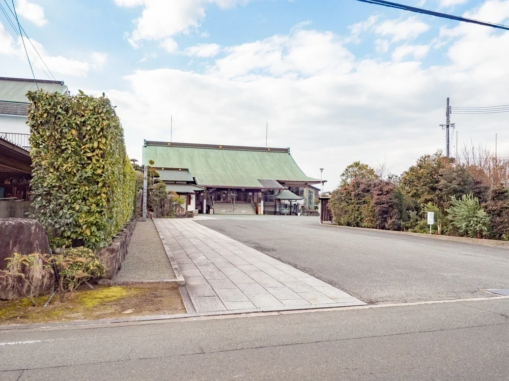 オミラボ：駐車場
