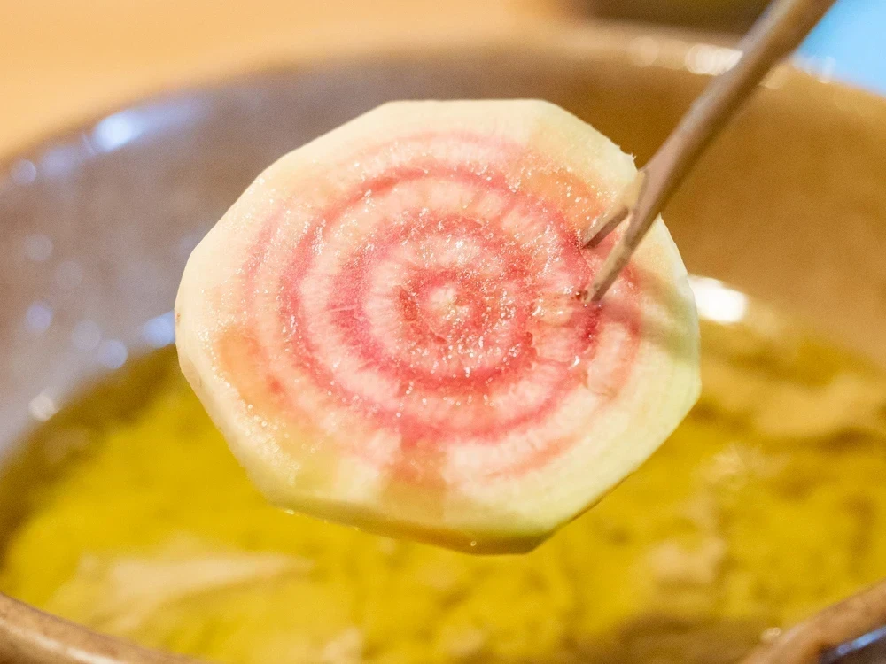 ルオント:福山農家さんと自社栽培野菜のバーニャカウダ(ゴルゴ)