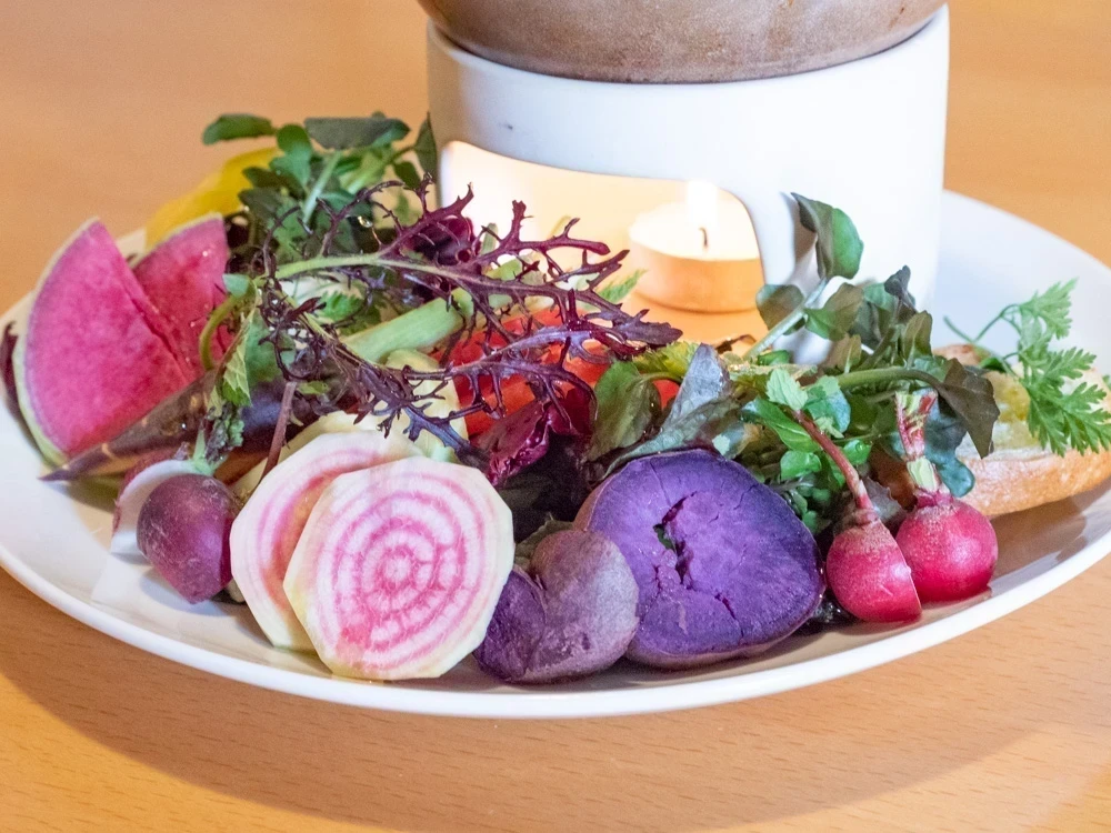 ルオント:福山農家さんと自社栽培野菜のバーニャカウダ