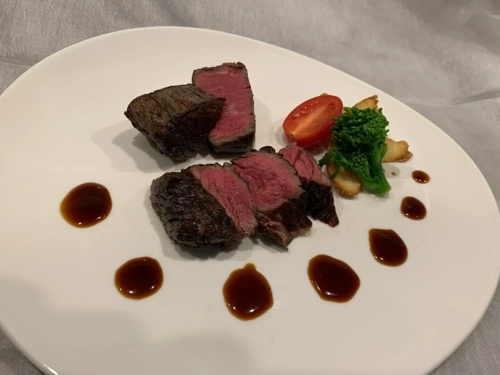 牛肉のステーキ 提供:洋風居酒屋パルクオーレ