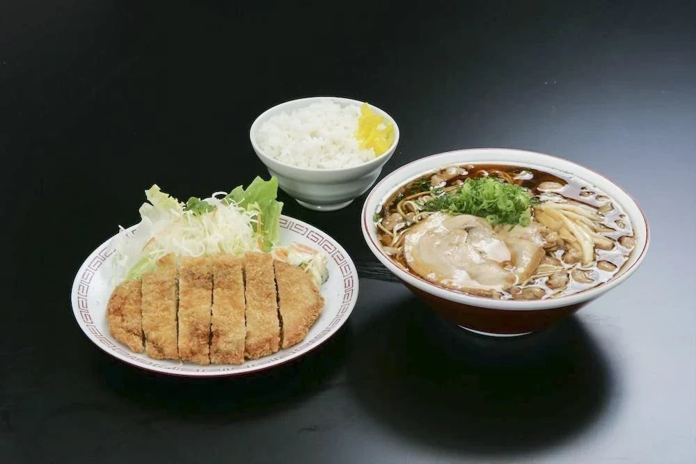 たに:とんかつ定食