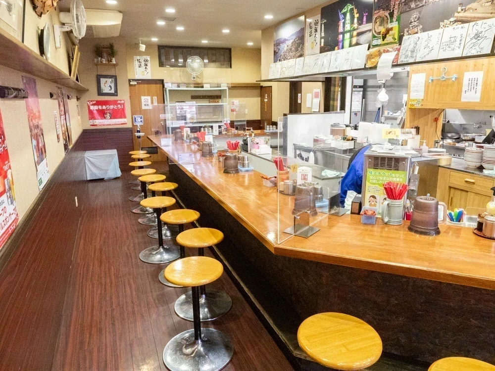 たに:店内