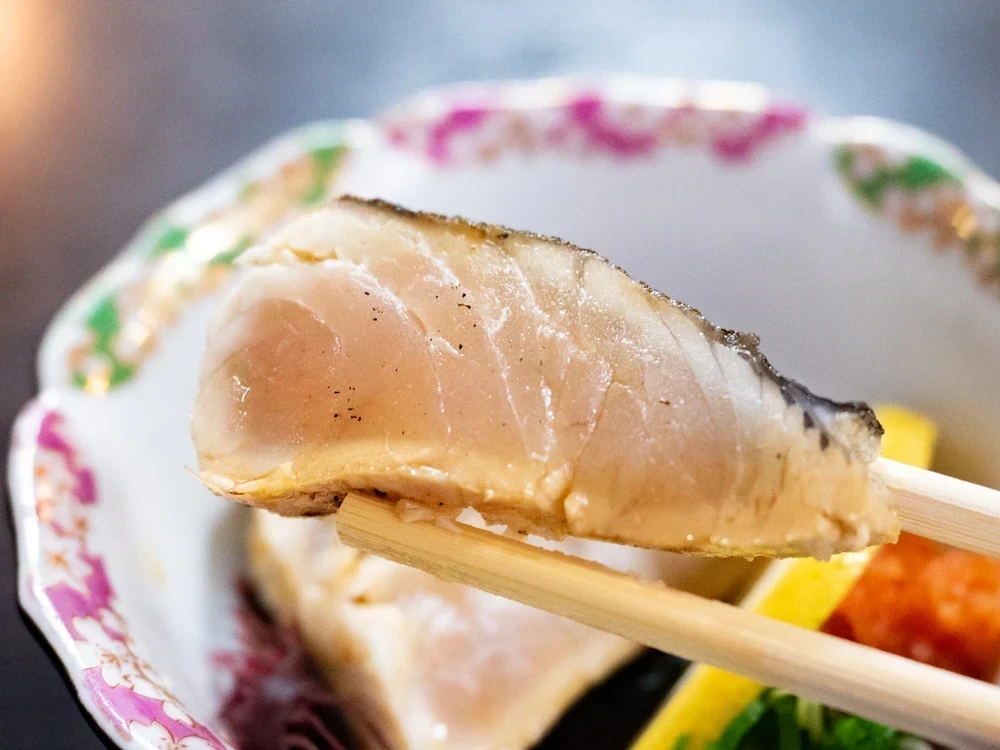 衣笠:鯛めし膳のサワラのタタキ