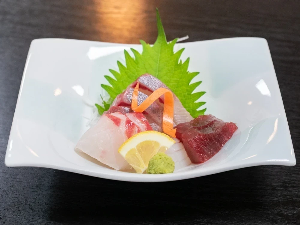 衣笠:四季定食のお造り盛り合わせ