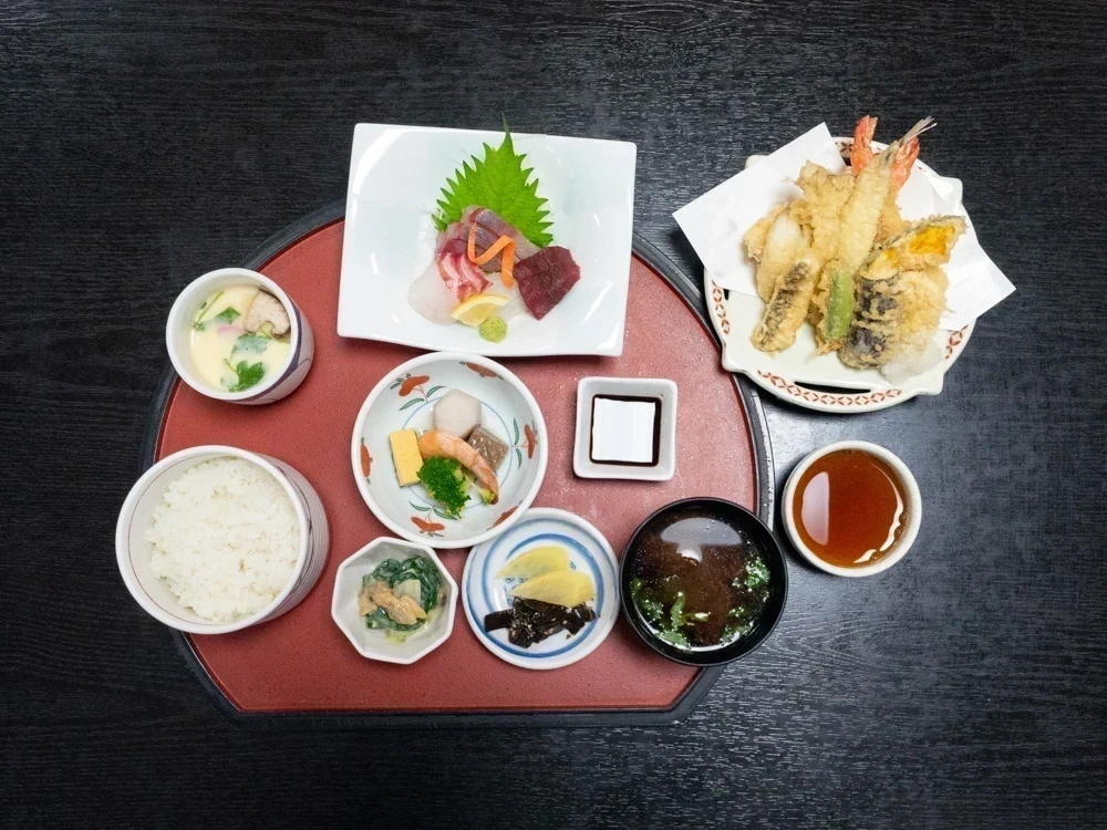 衣笠:四季定食