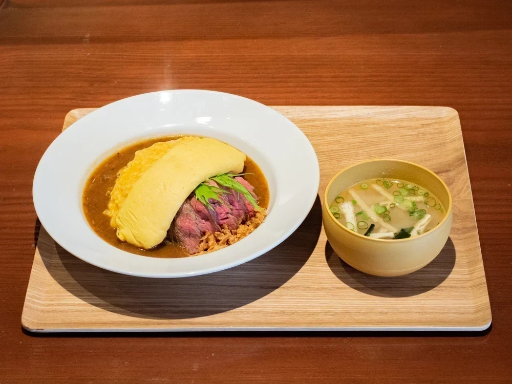 メゾンドシェフごはん:オムライス・丼につく一本釣りカツオの味噌汁