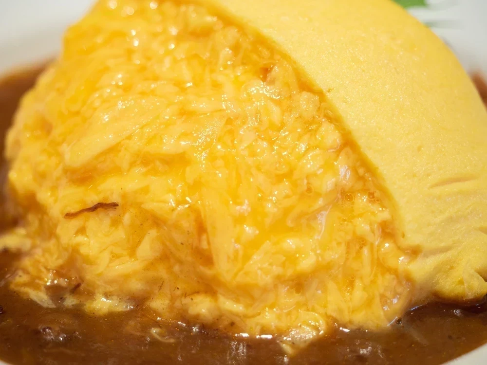 メゾンドシェフごはん:赤城牛のステーキと炊き込みごはんのオムライス