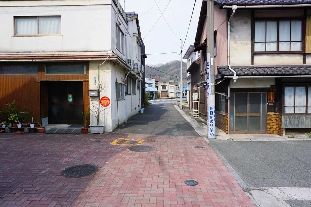 十字路を左