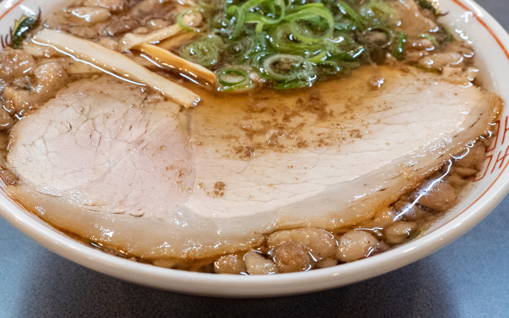 こだわりの巨大チャーシュー