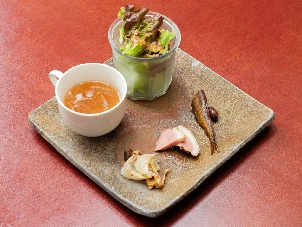 Aji-to:野菜たっぷりナポリタンの前菜
