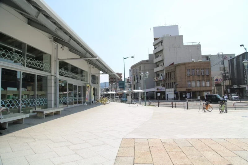 尾道駅前