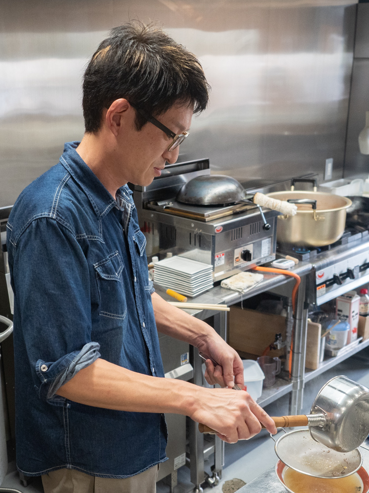 店主の塚本直樹さん