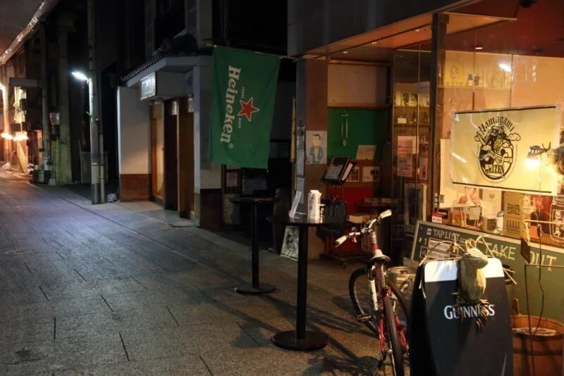 Beer Bar a clueの外観