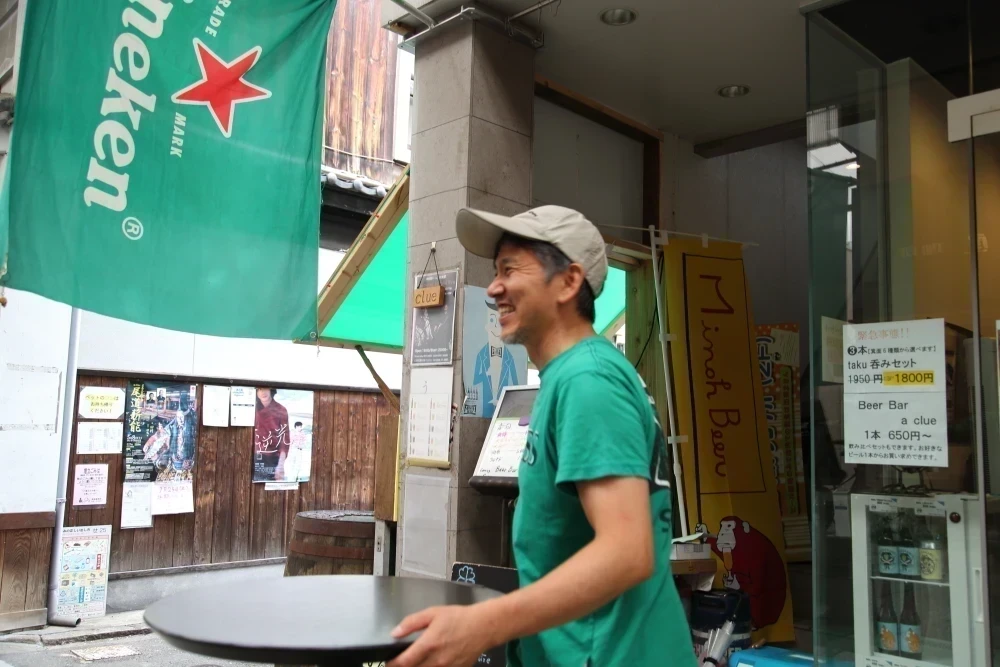 Beer Bar a clueのマスター林さん