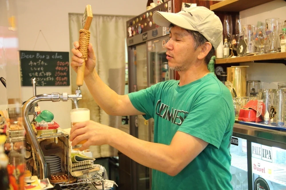 Beer Bar a clueのマスター林さん