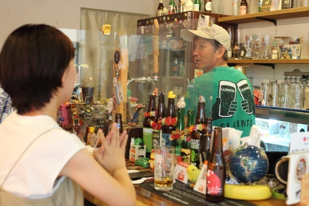 Beer Bar a clueのマスター林さん
