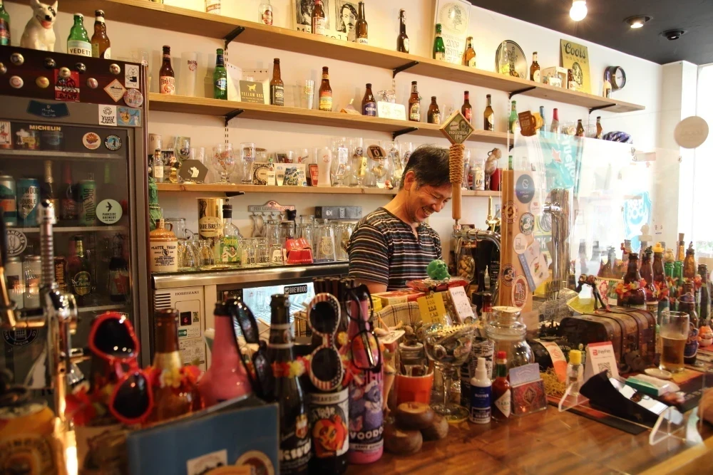 Beer Bar a clueのマスター林さん