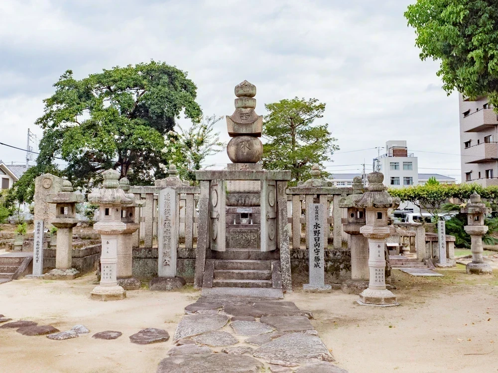 水野勝成と失われた設計図:水野勝成墓地